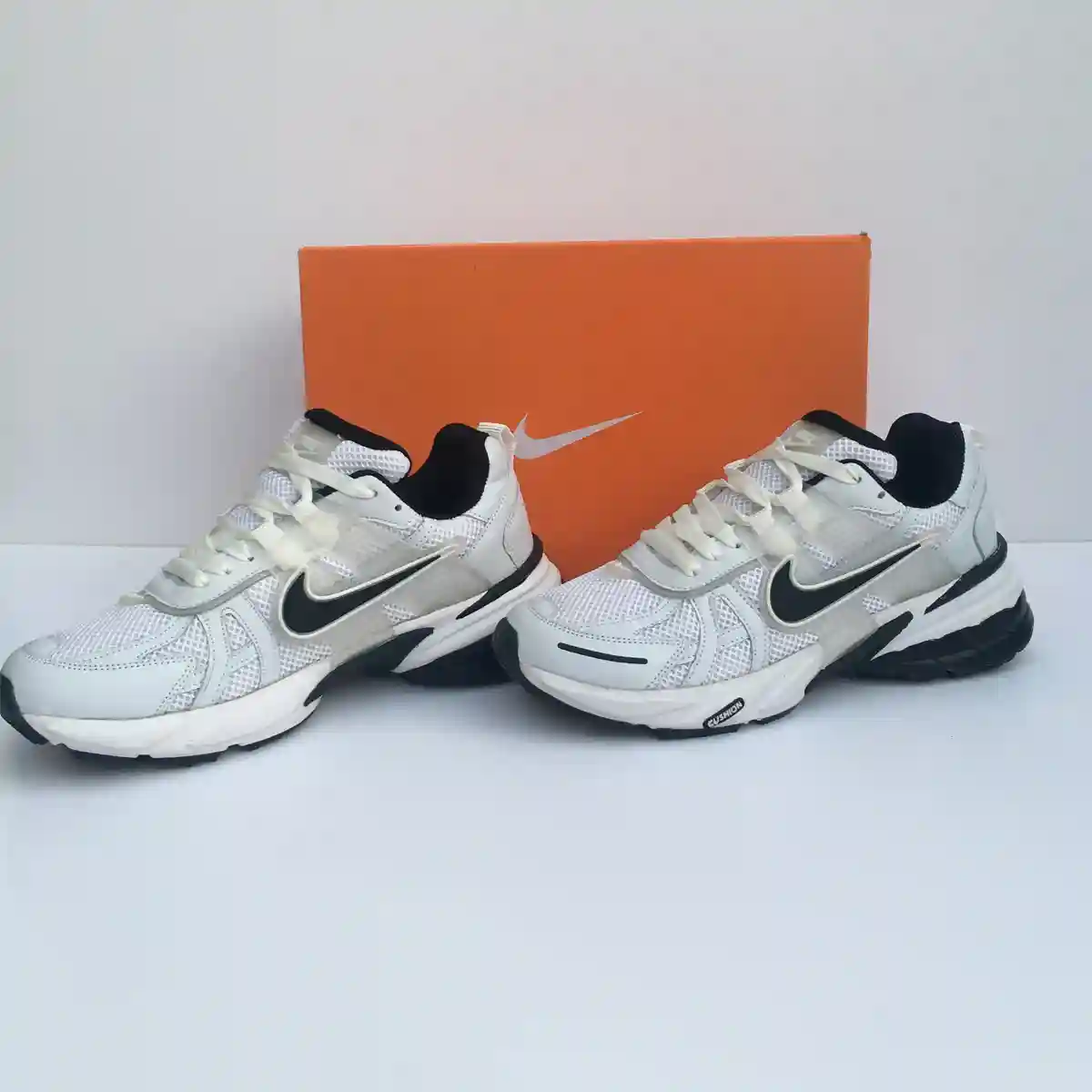 کتونی NIKE V2K سفید مشکی